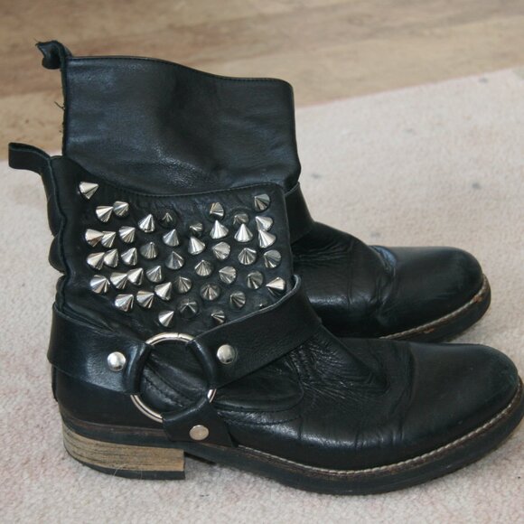 TBA Shoes - Gorgeous leather studded short harness boot
